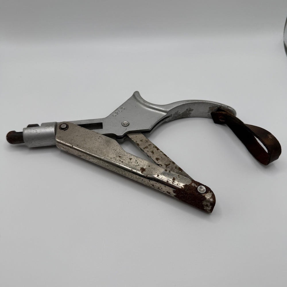 Vintage‎ Industrial Manual Strapping Tensioner Tool Pistol Grip Cast Metal Rust